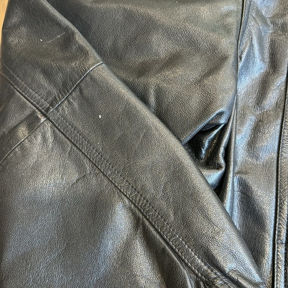 Vintage Men’s Wilson’s Leather Black Jacket Size XL - Picture 4 of 12